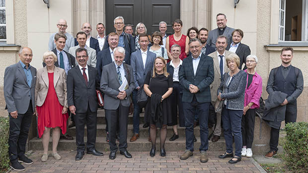 Tagungsteilnehmer vor dem Archivgebäude Tagungsteilnehmer vor dem Archivgebäude © GStA PK/Jorid Rüdiger